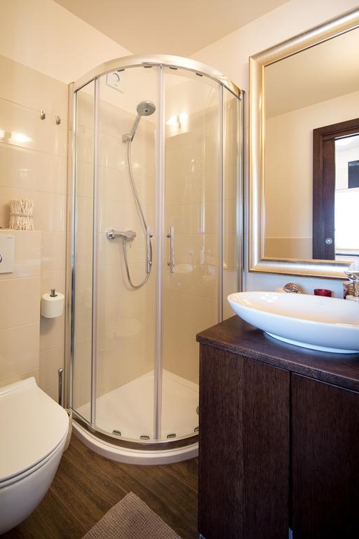 Apartment Shambala Sea View ロヴィニ エクステリア 写真