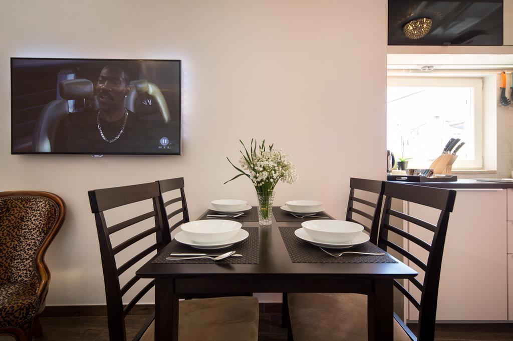 Apartment Shambala Sea View ロヴィニ エクステリア 写真