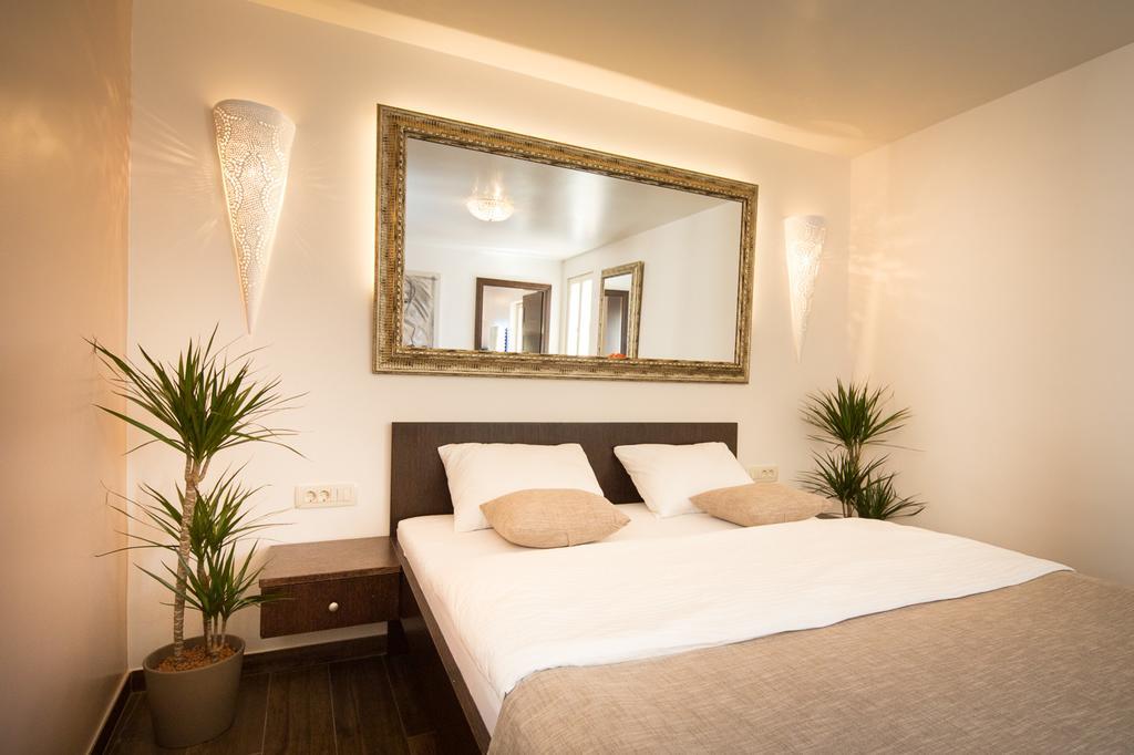 Apartment Shambala Sea View ロヴィニ エクステリア 写真