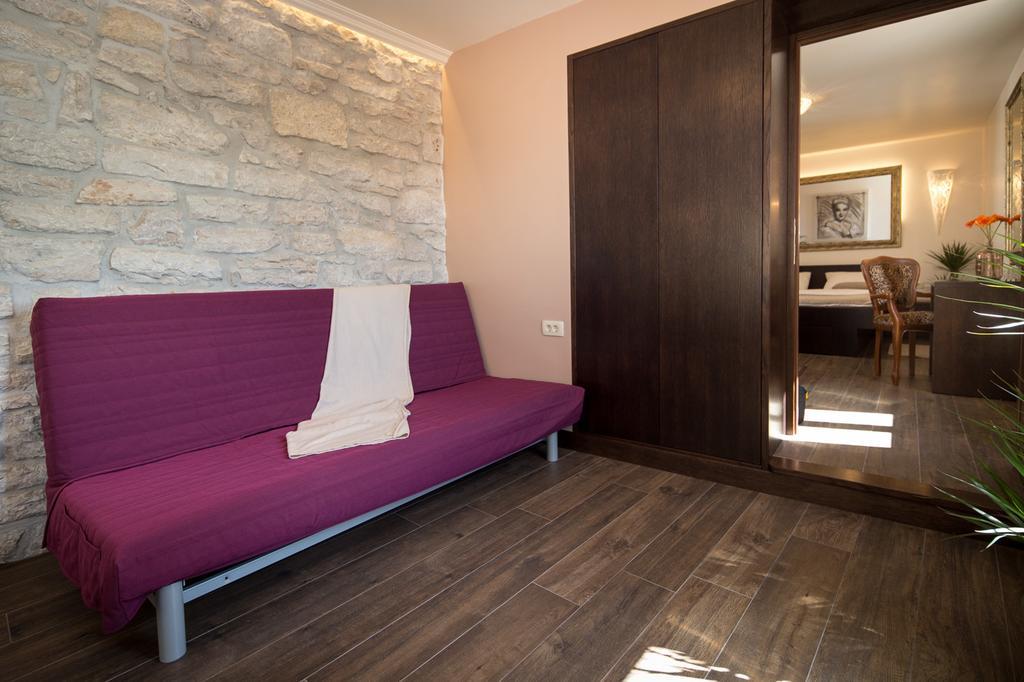 Apartment Shambala Sea View ロヴィニ エクステリア 写真